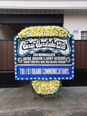 Papan Bunga Duka di Mandioli Selatan